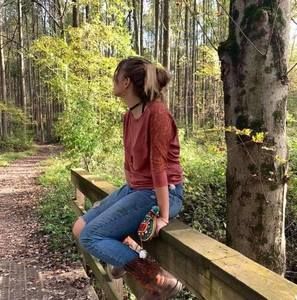 Meet your Posher, Crystal